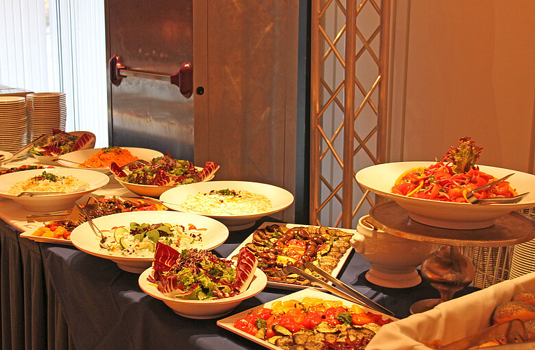 The photo shows the buffet at the Rosenheim Window and Facade conference  (Source: ift Rosenheim)