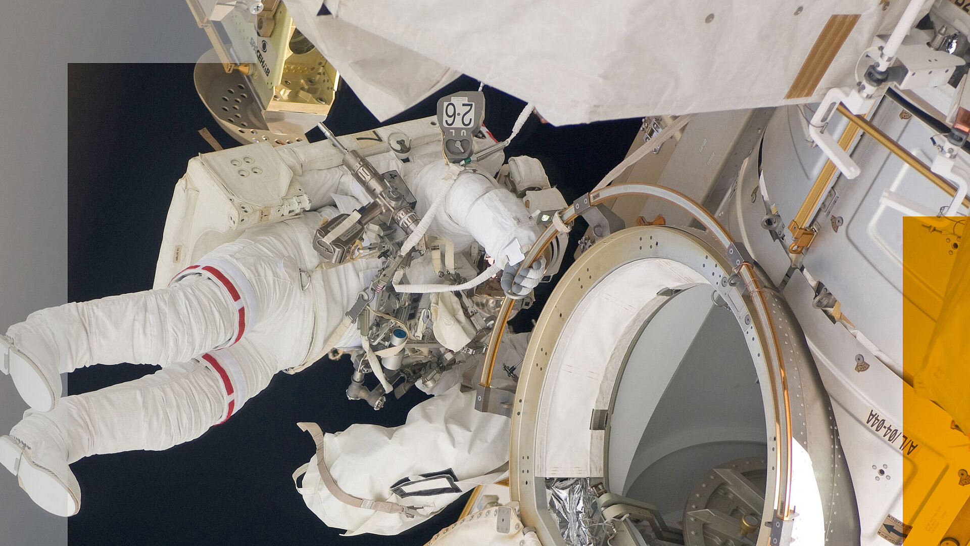 Flyer der Rosenheimer Tür-und Tortage 2018 mit dem Foto eines Astronauten