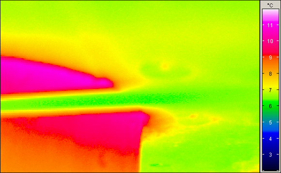 Das Bild zeigt die Thermografie des rot eingekreisten Bereichs auf Bild 5 (oberer rechter Bereich der Betonstütze).