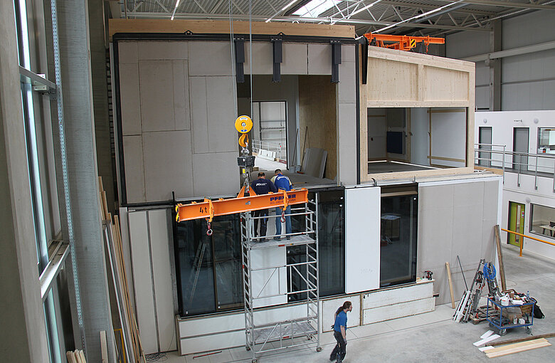 Das Foto zeigt das neue ift-Schall-Labor zur Prüfung von Bauelementen bis zu einer max. Abmessung von 11 m × 12 m auf Luft-/Trittschall, Flankenschallübertragung nach nationalen, europäischen und amerikanischen Normen