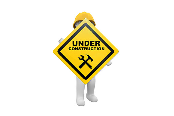 Die Grafik stellt einen Bauarbeiter als Symbolbild für die Bild 1	Die Normungsarbeit rund um Feuerschutzabschlüsse ist in Bewegung (Quelle: Pixabay)